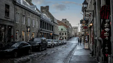 Le Vieux-Port de Montréal sous la neige en hiver